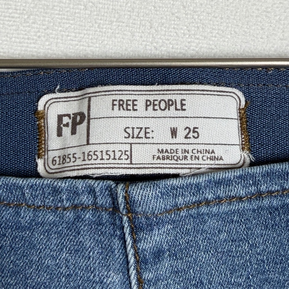 Free People Women’s Pull-On Flare Jeans Boho Y2K Wide Leg Bell Bottom Sz 25 - Picture 4 of 9